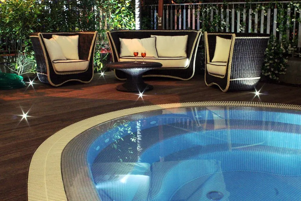 Hotel La Pigna Marina di Pietrasanta 3*,  Italy
